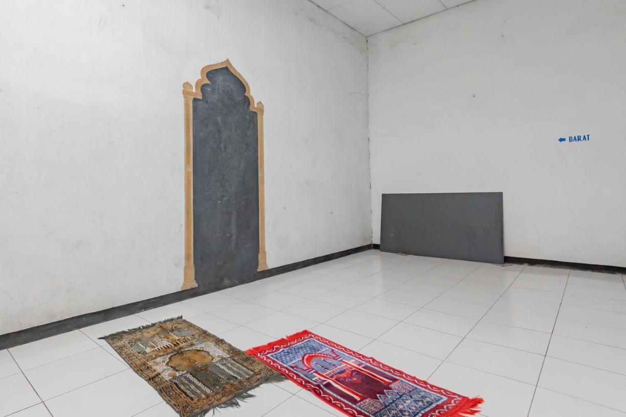 Hotel Markoni Pamanukan Mitra Reddoorz Pamanukan Hilir Extérieur photo